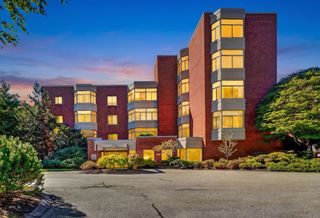 99 Florence St 10-5B, Newton, MA 02467