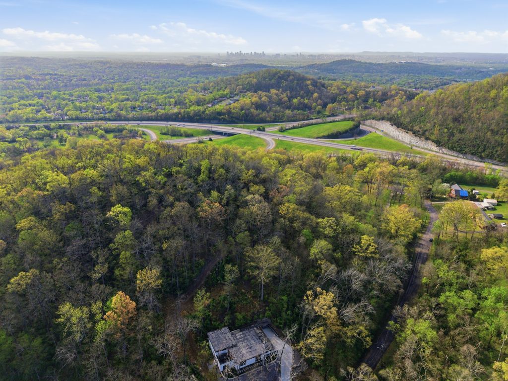 3714 Homeland Dr, Nashville, TN 37218