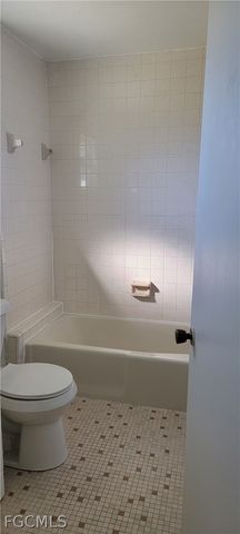 621 SE 13th PL B, Cape Coral, FL 33990