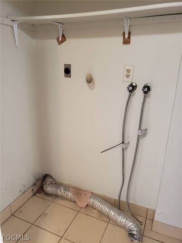 621 SE 13th PL B, Cape Coral, FL 33990