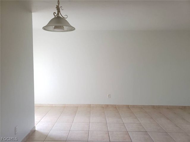 621 SE 13th PL B, Cape Coral, FL 33990