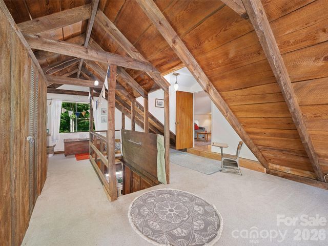 137 Mountain Farm Road, Burnsville, NC 28714