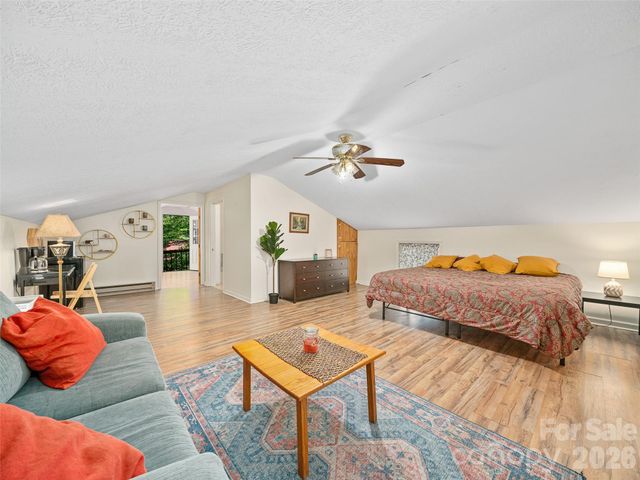 137 Mountain Farm Road, Burnsville, NC 28714