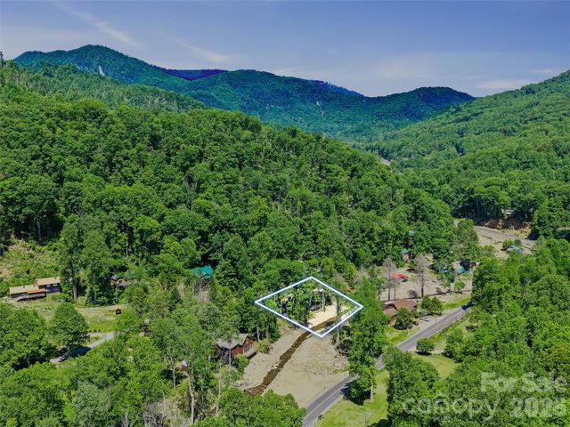 137 Mountain Farm Road, Burnsville, NC 28714