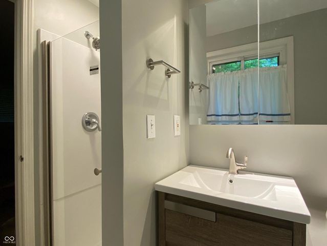 6070 S 1000 E, Brazil, IN 47834