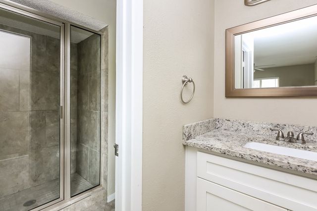 221 Highridge Drive, Desoto, TX 75115