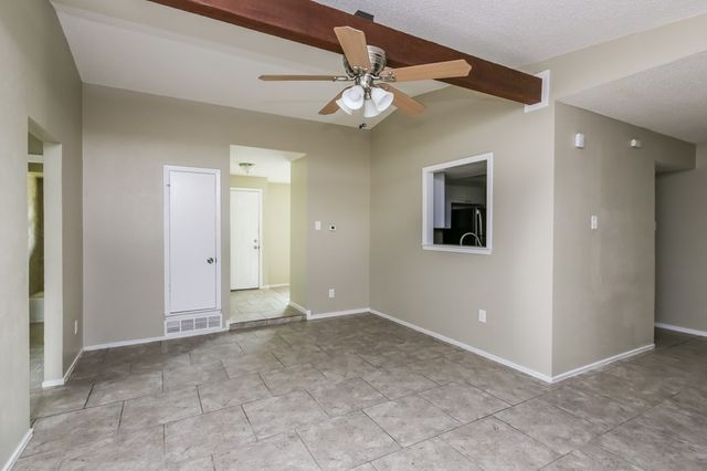 221 Highridge Drive, Desoto, TX 75115