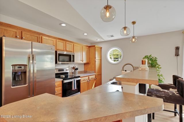 6520 Brook Bend Way 203, Louisville, KY 40229