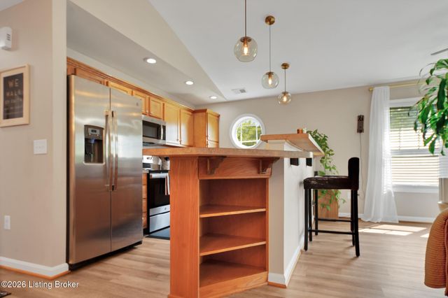 6520 Brook Bend Way 203, Louisville, KY 40229