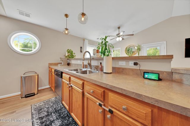 6520 Brook Bend Way 203, Louisville, KY 40229