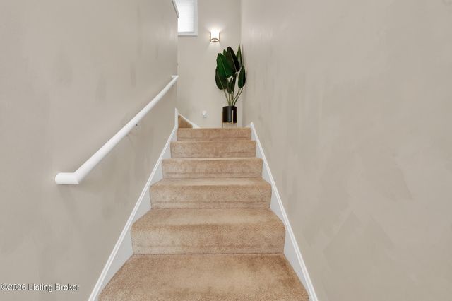 6520 Brook Bend Way 203, Louisville, KY 40229