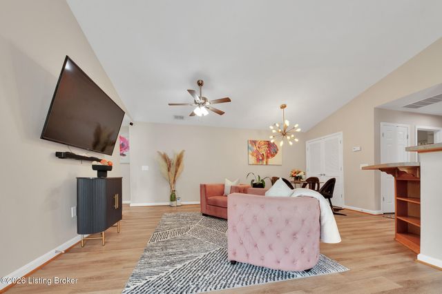 6520 Brook Bend Way 203, Louisville, KY 40229