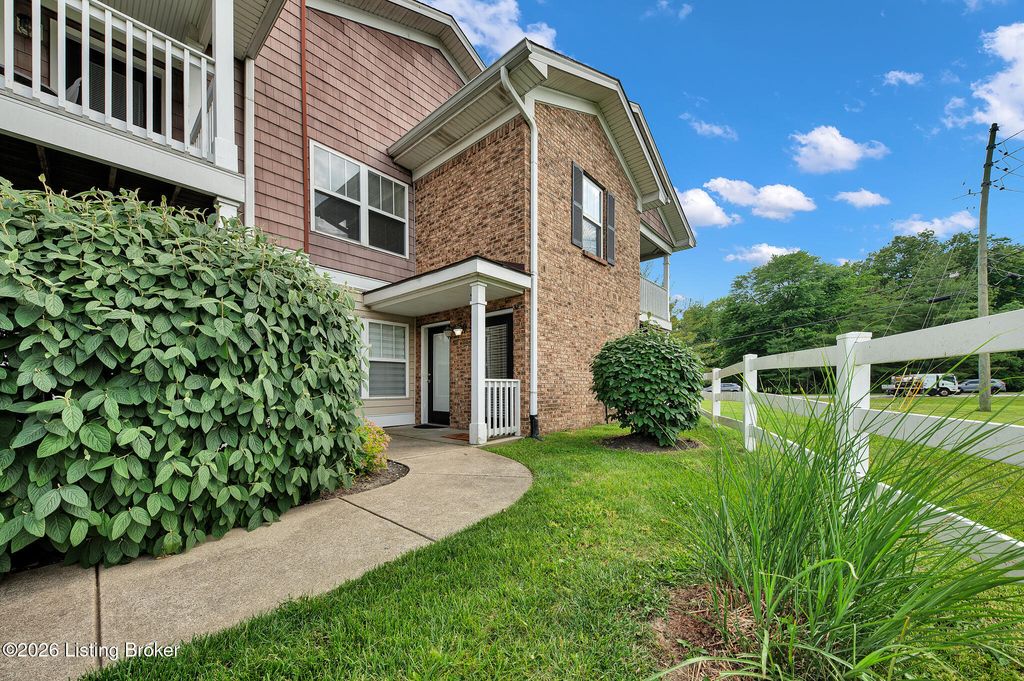 6520 Brook Bend Way 203, Louisville, KY 40229
