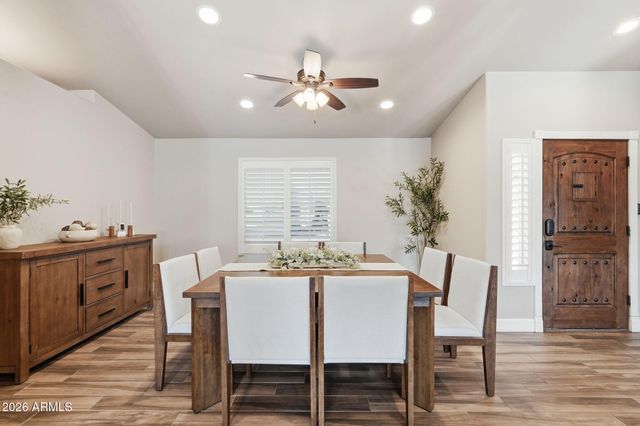 2560 N Lindsay Road 40, Mesa, AZ 85213