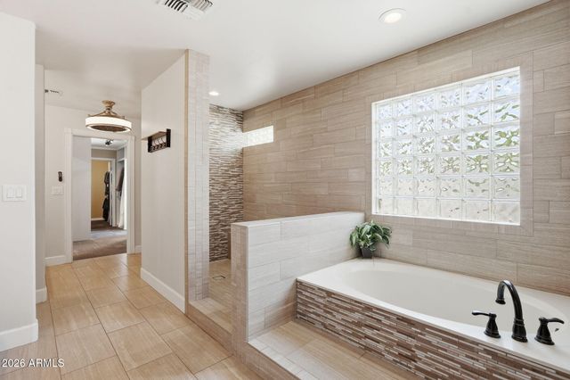 2560 N Lindsay Road 40, Mesa, AZ 85213
