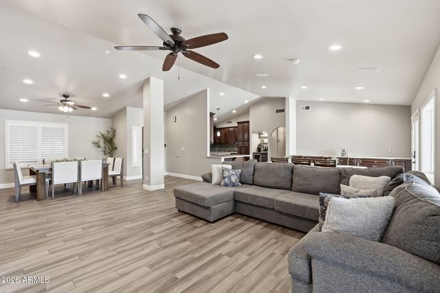 2560 N Lindsay Road 40, Mesa, AZ 85213