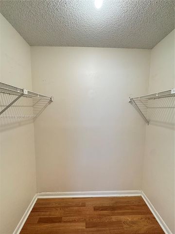 6900 Nova Dr 204-2, Davie, FL 33317