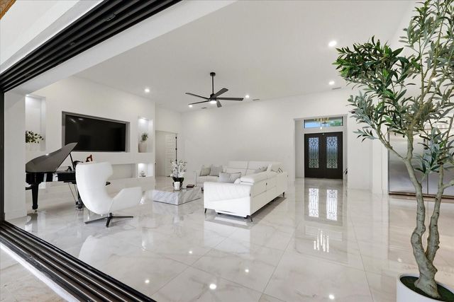 8459 HARVEY WALDEN DRIVE, Plant City, FL 33565