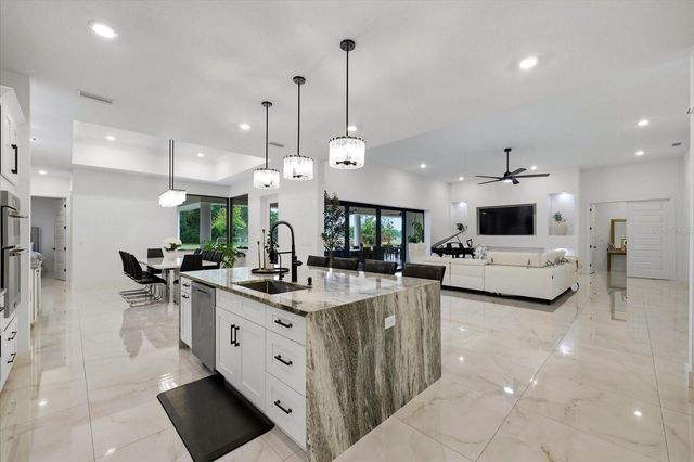 8459 HARVEY WALDEN DRIVE, Plant City, FL 33565