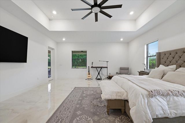 8459 HARVEY WALDEN DRIVE, Plant City, FL 33565