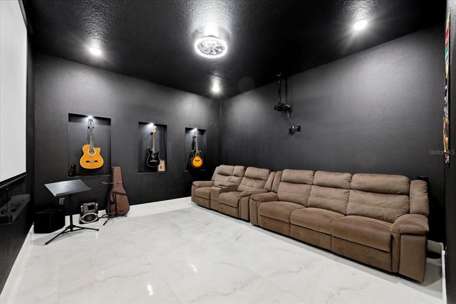 8459 HARVEY WALDEN DRIVE, Plant City, FL 33565