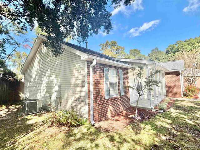 809 Wickwood Cir, Pensacola, FL 32514