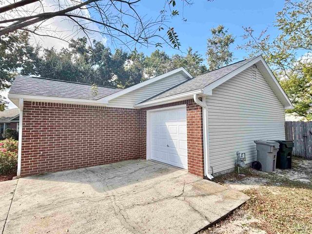 809 Wickwood Cir, Pensacola, FL 32514