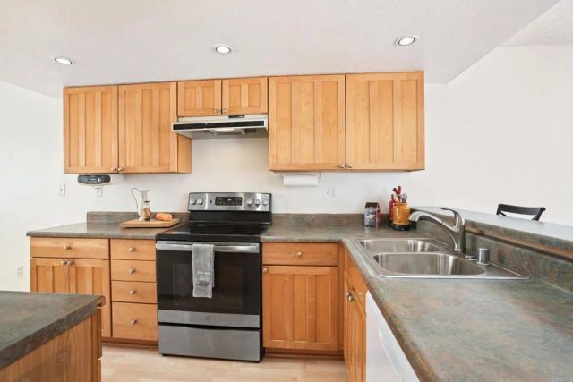 3708 Harvard Drive, Oceanside, CA 92056