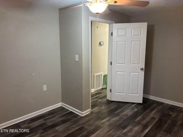 5202 Murphy Rd, Knoxville, TN 37918