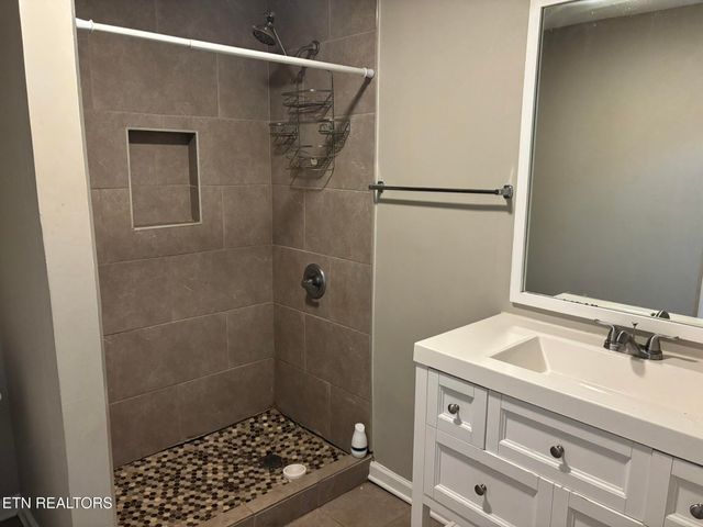 5202 Murphy Rd, Knoxville, TN 37918