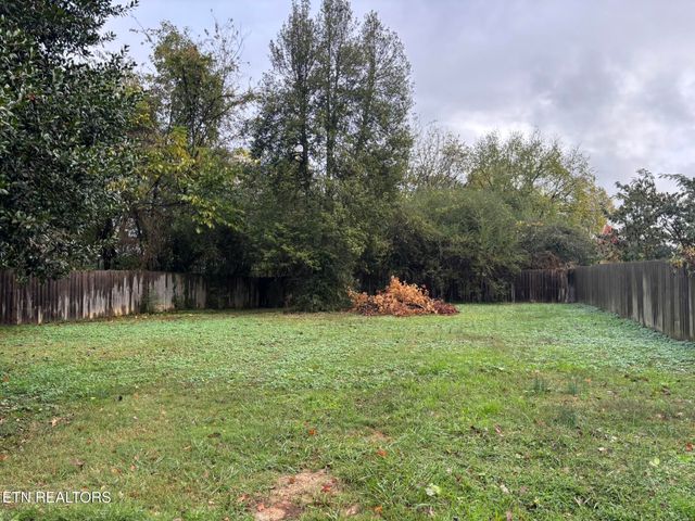 5202 Murphy Rd, Knoxville, TN 37918