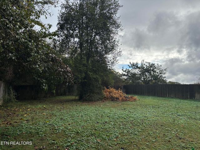 5202 Murphy Rd, Knoxville, TN 37918