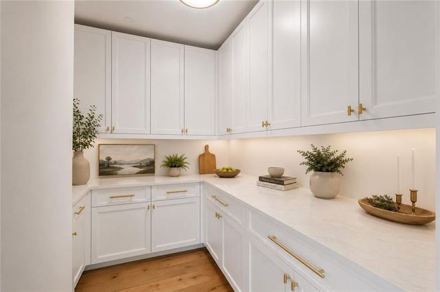2520 Peachtree Road NW 1603, Atlanta, GA 30305