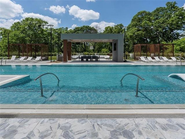 2520 Peachtree Road NW 1603, Atlanta, GA 30305
