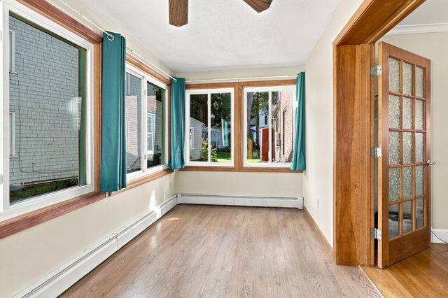 17 Longmeadow St, Longmeadow, MA 01106