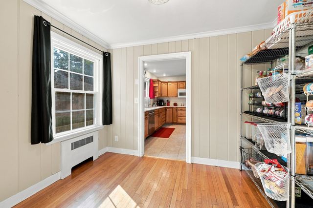 17 Longmeadow St, Longmeadow, MA 01106