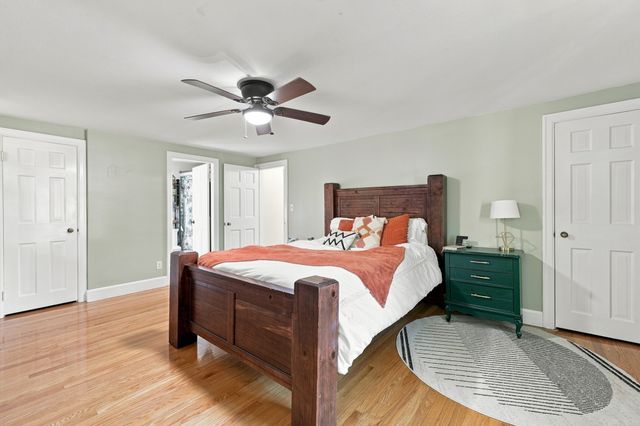 17 Longmeadow St, Longmeadow, MA 01106