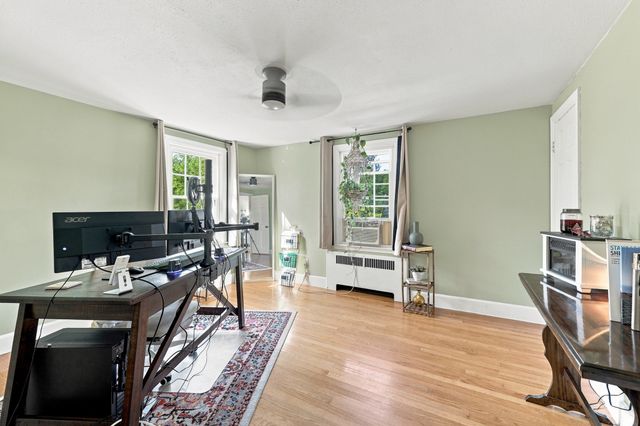 17 Longmeadow St, Longmeadow, MA 01106