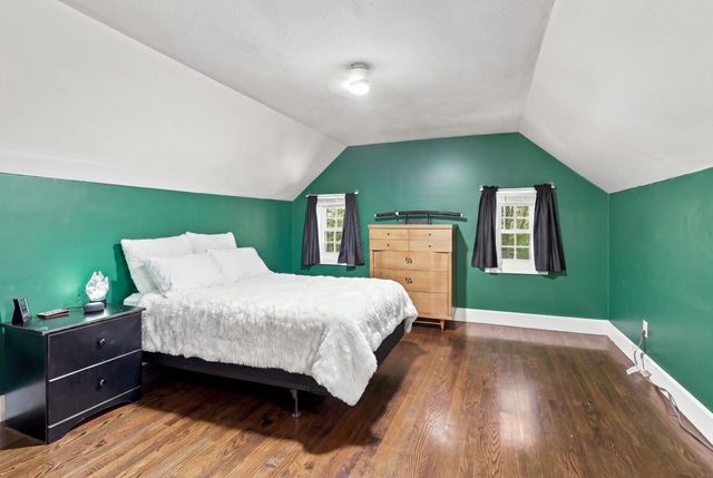 17 Longmeadow St, Longmeadow, MA 01106