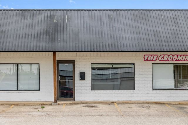 1205 Coggin Avenue, Brownwood, TX 76801