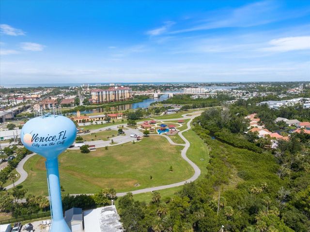 808 S GREEN CIRCLE, Venice, FL 34285