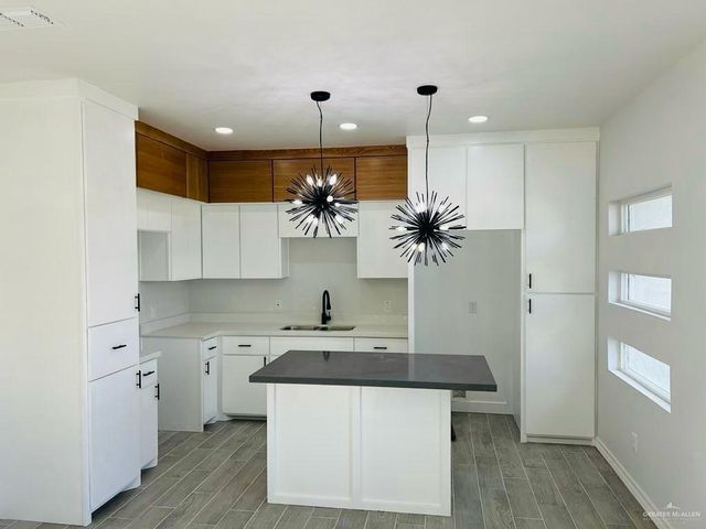 709 N Emerald Avenue, Edinburg, TX 78541