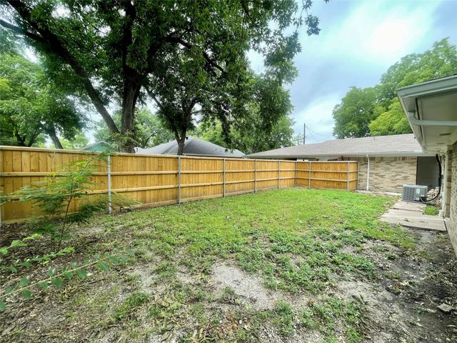 515 Maple Street, Farmersville, TX 75442