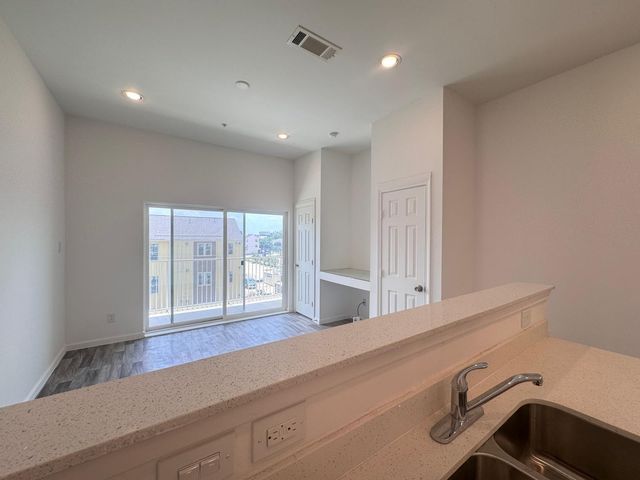 3477 Reeves Street 3H, Houston, TX 77004