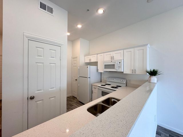 3477 Reeves Street 3H, Houston, TX 77004