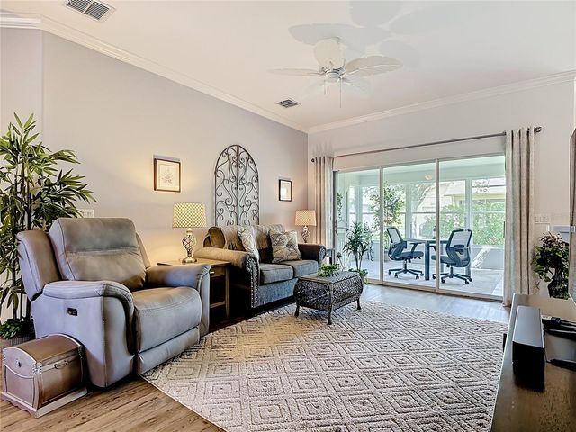 28 KNOLL WOOD DR, Poinciana, FL 34759