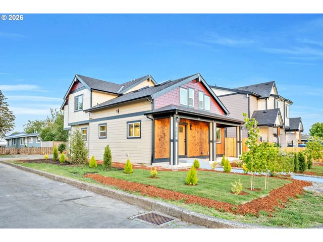 706 S 8TH Ave, Cornelius, OR 97113