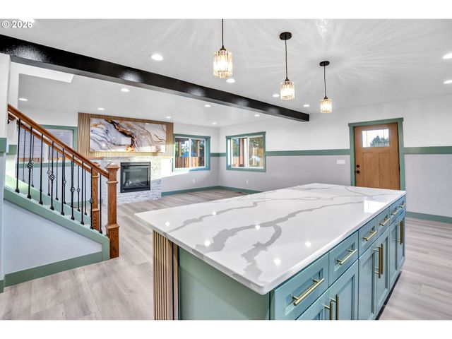 706 S 8TH Ave, Cornelius, OR 97113