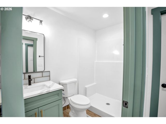 706 S 8TH Ave, Cornelius, OR 97113