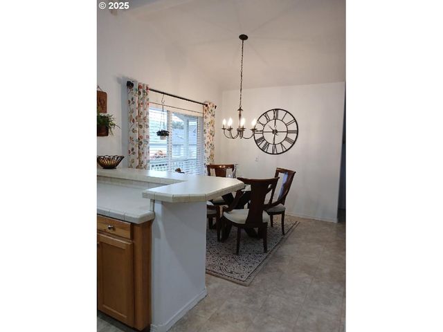 145 LITTLEBROOK Ln, Roseburg, OR 97471